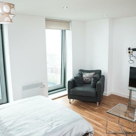 Studio Apartments Free Street Parking Subject To Availability Manchester Exterior foto